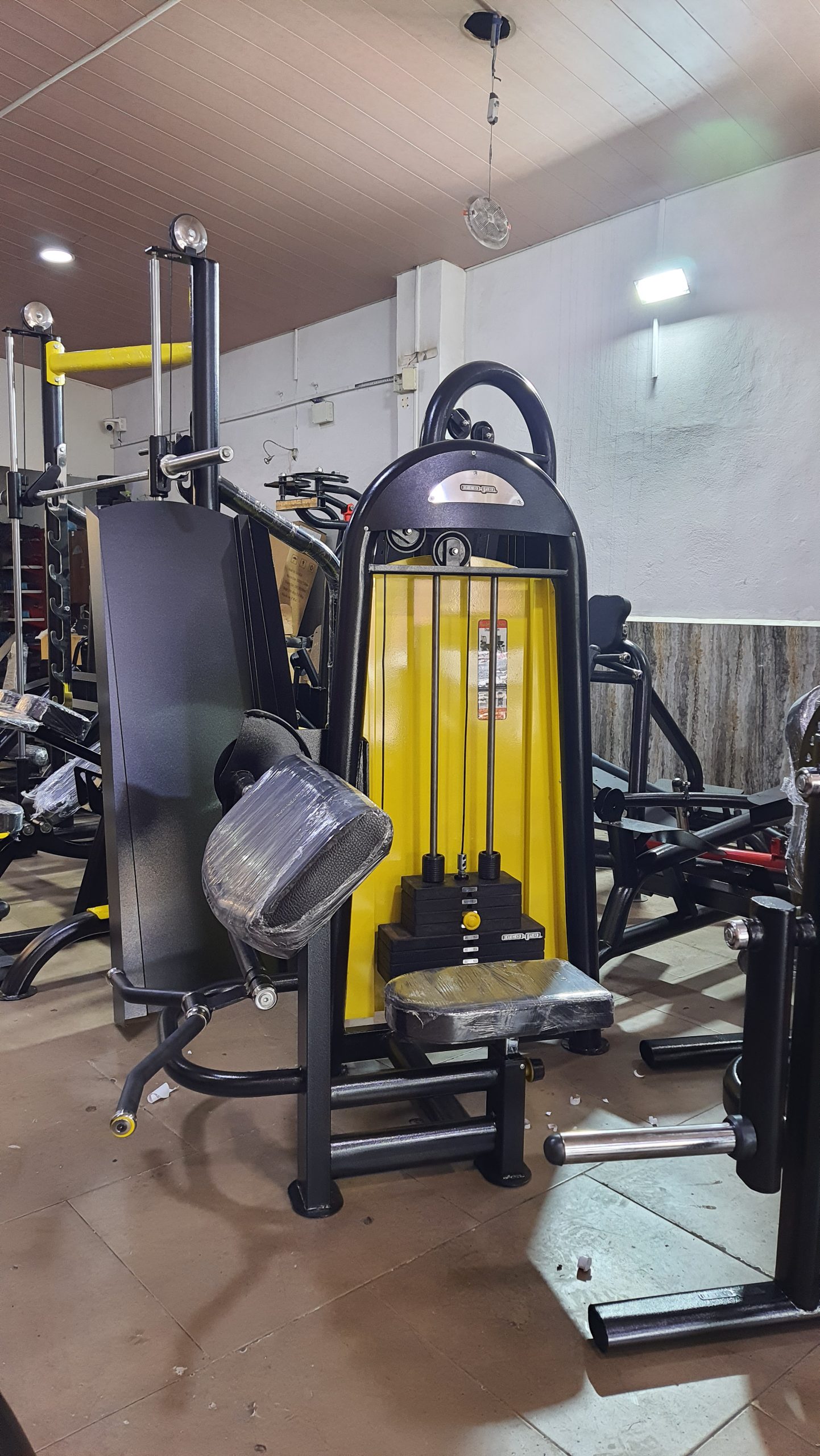 دستگاه جلوبازو لاری (Preacher Curl Machine) - Image 4